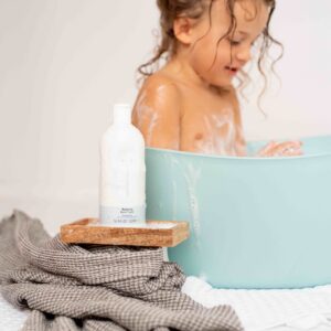 NAÏF lõõgastav vannivaht puuvillaseemne ekstraktiga beebidele ja lastele, 500 ml