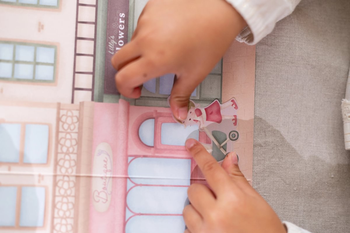 Little Dutch kleepsuvihik "Rosa ostleb"