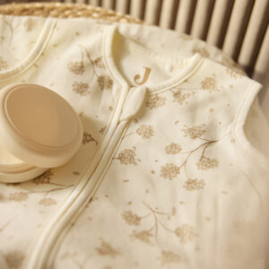 Jollein puuvillane vastsündinu magamiskott Leafy Dreams