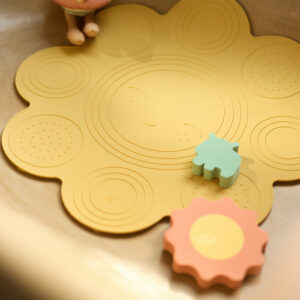 Jollein libisemiskindel silikoonist vannimatt Sun - värvivalik