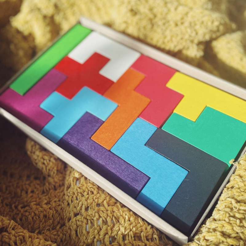 Bajo Pentomino – puidust loogikamäng